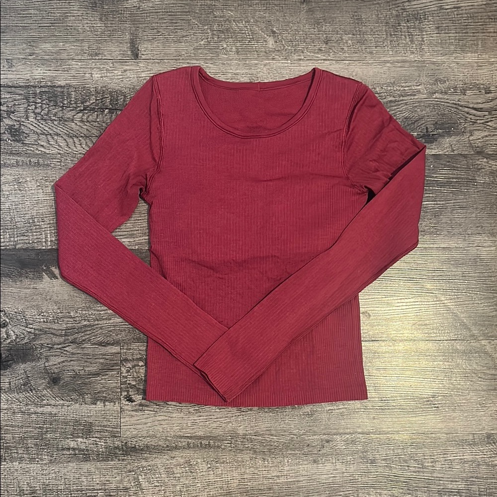 Lululemon long sleeve top size 8